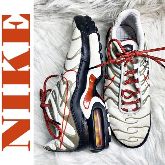NIKE Air Max Plus TN Script Swoosh Platnium Sneakers, Size 5 (Youth) - Picture 5 of 9